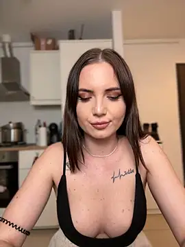 Snapshot of AvaGianna chatting on 12.12.24 AvaGianna online show from 12.12.24