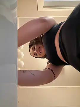 Snapshot of AvaGianna chatting on 12.19.24 AvaGianna online show from 12.19.24