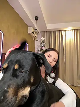 Snapshot of AvaGianna chatting on 12.21.24 AvaGianna online show from 12.21.24