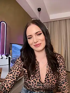 Snapshot of AvaGianna chatting on 01.05.25 AvaGianna online show from 01.05.25