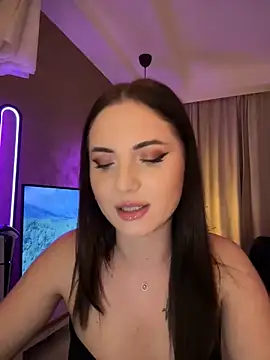 Snapshot of AvaGianna chatting on 01.09.25 AvaGianna online show from 01.09.25