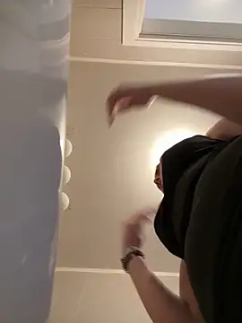 Snapshot of AvaGianna chatting on 01.10.25 AvaGianna online show from 01.10.25