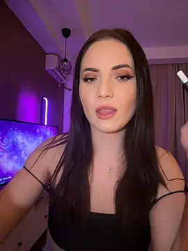 Snapshot of AvaGianna chatting on 01.21.25 AvaGianna online show from 01.21.25