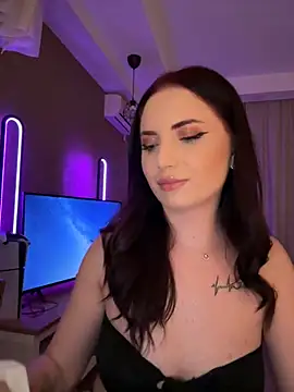 Snapshot of AvaGianna chatting on 01.26.25 AvaGianna online show from 01.26.25