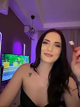 Snapshot of AvaGianna chatting on 01.26.25 AvaGianna online show from 01.26.25