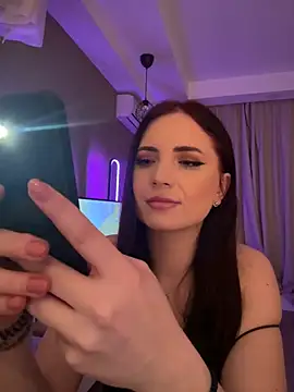 Snapshot of AvaGianna chatting on 01.30.25 AvaGianna online show from 01.30.25