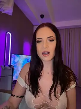 Snapshot of AvaGianna chatting on 02.02.25 AvaGianna online show from 02.02.25