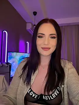 Snapshot of AvaGianna chatting on 02.05.25 AvaGianna online show from 02.05.25