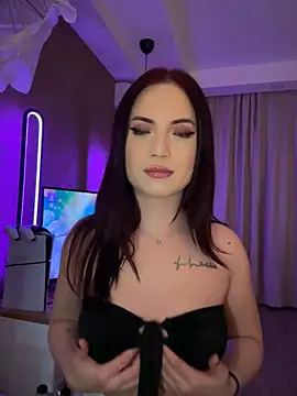 Snapshot of AvaGianna chatting on 02.12.25 AvaGianna online show from 02.12.25