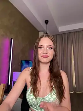 Snapshot of AvaGianna chatting on 10.18.25 AvaGianna online show from 10.18.25