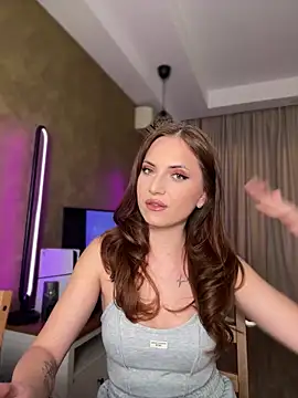 Snapshot of AvaGianna chatting on 10.19.25 AvaGianna online show from 10.19.25