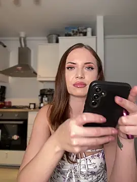 Snapshot of AvaGianna chatting on 11.04.25 AvaGianna online show from 11.04.25