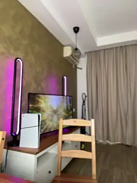 Snapshot of AvaGianna chatting on 11.22.25 AvaGianna online show from 11.22.25