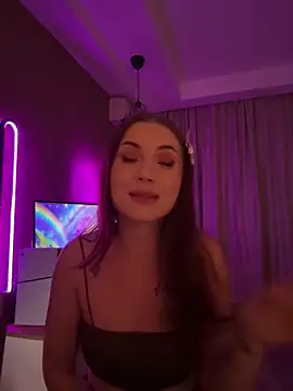 Snapshot of AvaGianna chatting on 11.26.25 AvaGianna online show from 11.26.25