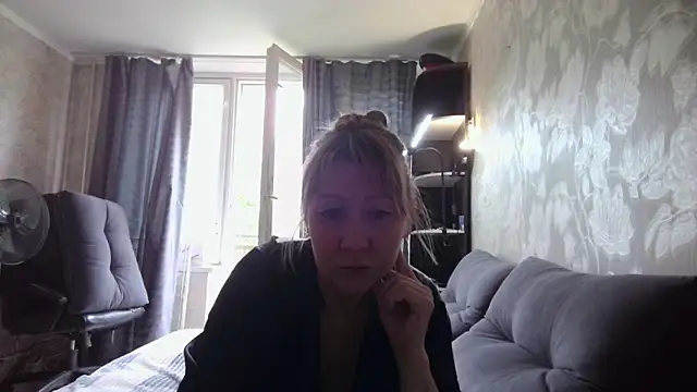Snapshot of WindChristy chatting on 05.24.26 WindChristy online show from 05.24.26
