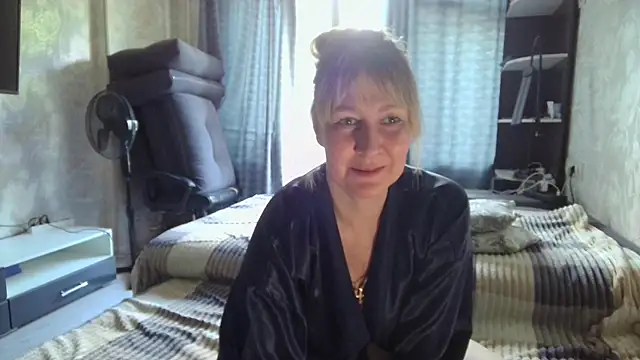 Snapshot of WindChristy chatting on 06.26.26 WindChristy online show from 06.26.26