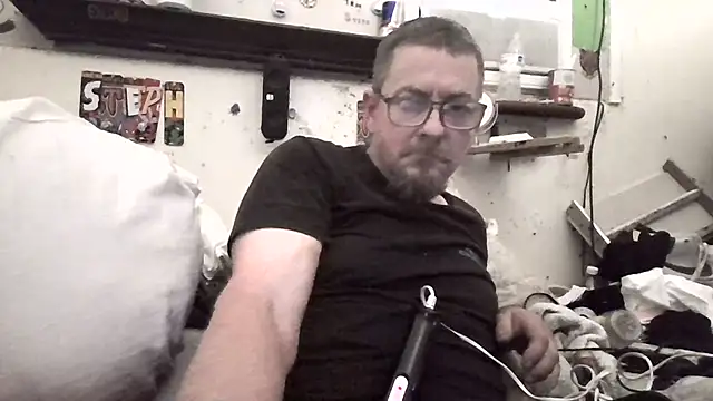 Snapshot of samnmike chatting on 04.01.26 samnmike online show from 04.01.26