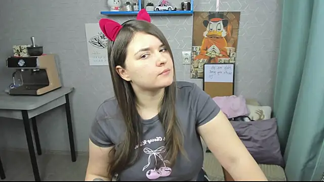 Snapshot of LineraPitts chatting on 10.03.25 LineraPitts online show from 10.03.25