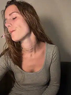 EmiliaCatalina online show from 03.04.26