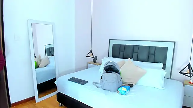 Snapshot of victoria_cooper3 chatting on 11.14.25 victoria cooper3 online show from 11.14.25