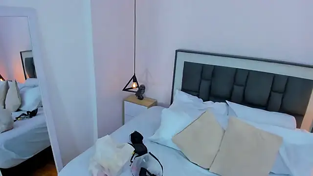 Snapshot of victoria_cooper3 chatting on 11.15.25 victoria cooper3 online show from 11.15.25