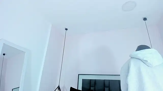 Snapshot of victoria_cooper3 chatting on 11.19.25 victoria cooper3 online show from 11.19.25