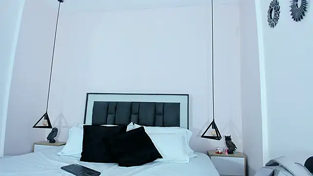 Snapshot of victoria_cooper3 chatting on 11.23.25 victoria cooper3 online show from 11.23.25