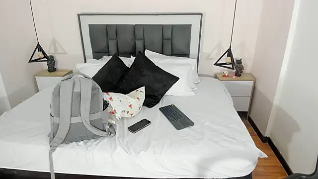 Snapshot of victoria_cooper3 chatting on 11.29.25 victoria cooper3 online show from 11.29.25