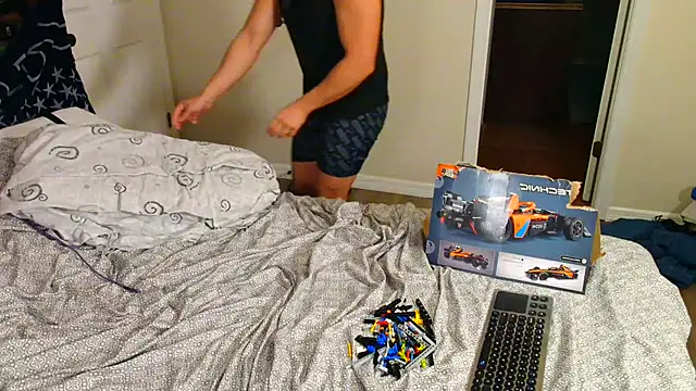 zack Fisher online show from 02.04.25