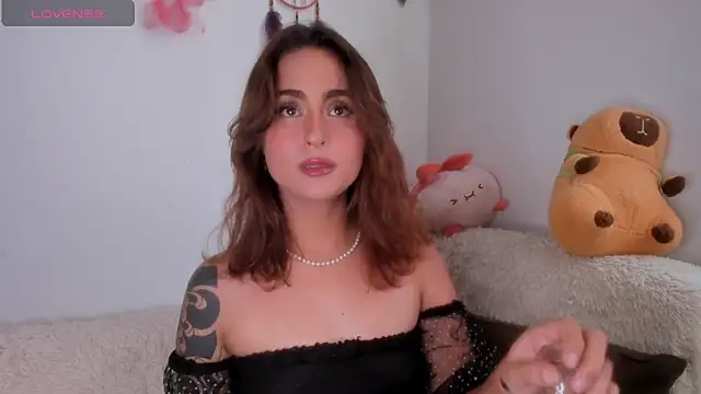 Violette-Ramirez01 online show from 11.16.25