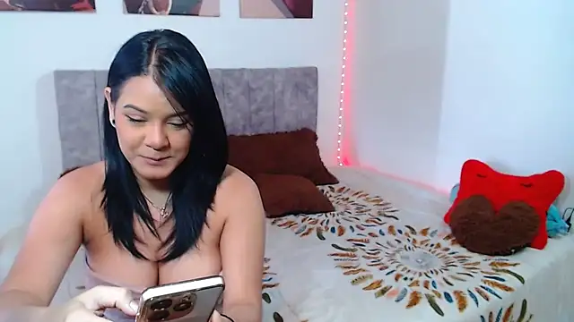 Snapshot of JossieGrey chatting on 12.15.24 JossieGrey online show from 12.15.24