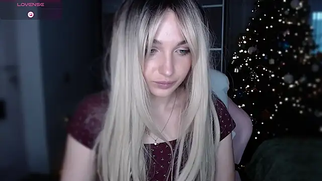 Snapshot of Yoda21 chatting on 12.29.24 Yoda21 online show from 12.29.24