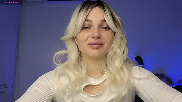 Snapshot of Yoda21 chatting on 11.21.25 Yoda21 online show from 11.21.25