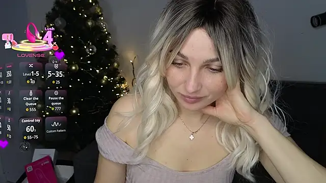 Snapshot of Yoda21 chatting on 12.16.25 Yoda21 online show from 12.16.25