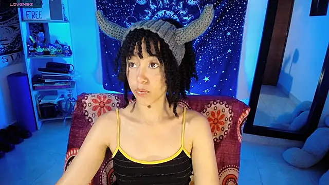 Snapshot of ela_0 chatting on 06.26.26 ela 0 online show from 06.26.26