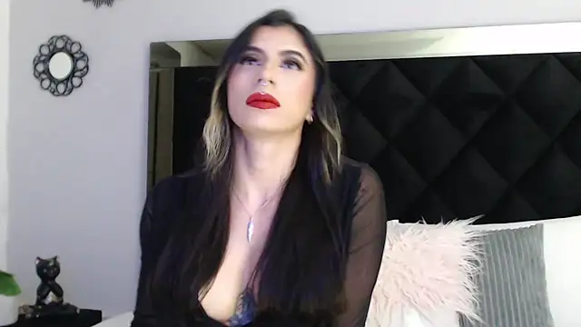 KinaCooper online show from 12.01.25