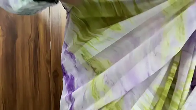 julie 08 online show from 10.27.25