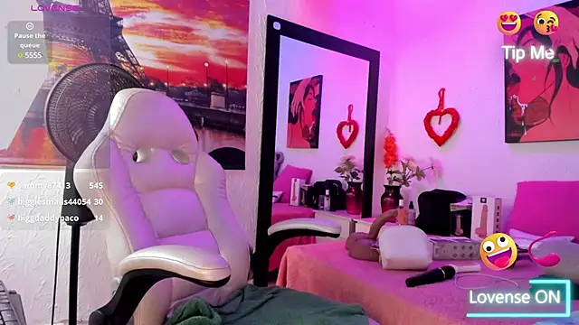 Snapshot of yuliana_millerr chatting on 12.15.24 yuliana millerr online show from 12.15.24