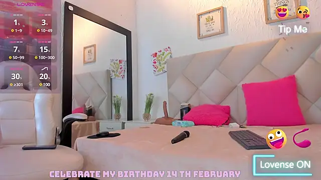 Snapshot of yuliana_millerr chatting on 02.11.25 yuliana millerr online show from 02.11.25