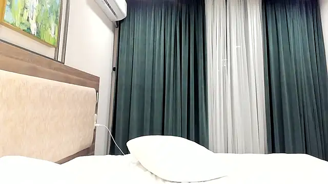 LunAnna online show from 05.15.26