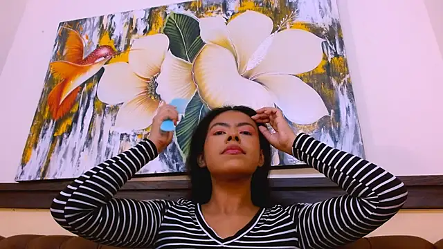 VeronicaRobles online show from 11.17.25