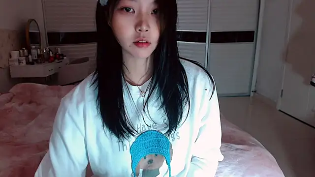 -Lucky Girl online show from 12.14.25