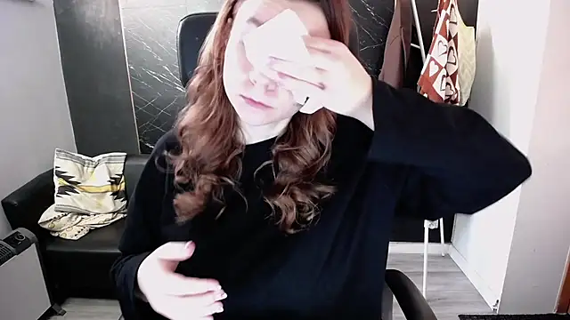 littleviki7 online show from 11.18.25