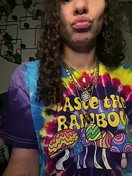 Snapshot of _Neeka_ chatting on 02.08.26 Neeka online show from 02.08.26