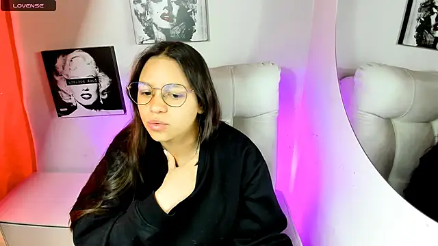 SamanthaRoldaan online show from 04.13.26