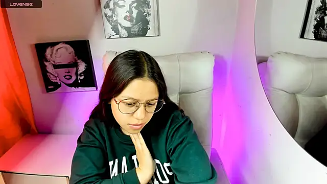 SamanthaRoldaan online show from 04.14.26