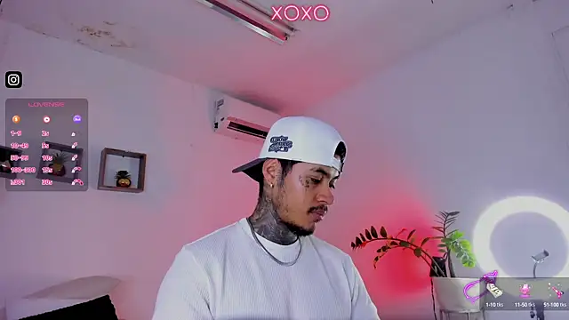 JordanSmiith  online show from 01.25.25