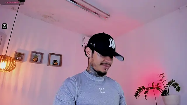 JordanSmiith  online show from 01.27.25