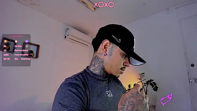 JordanSmiith  online show from 02.05.25