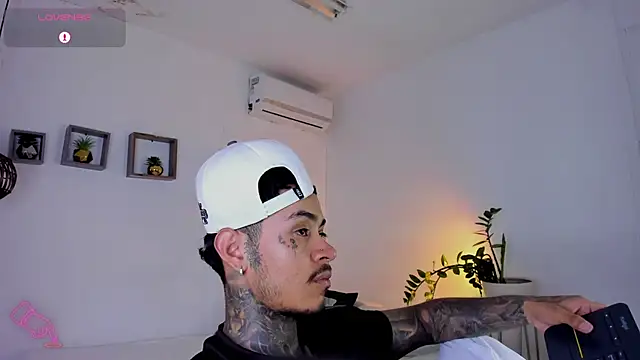 JordanSmiith  online show from 02.12.25